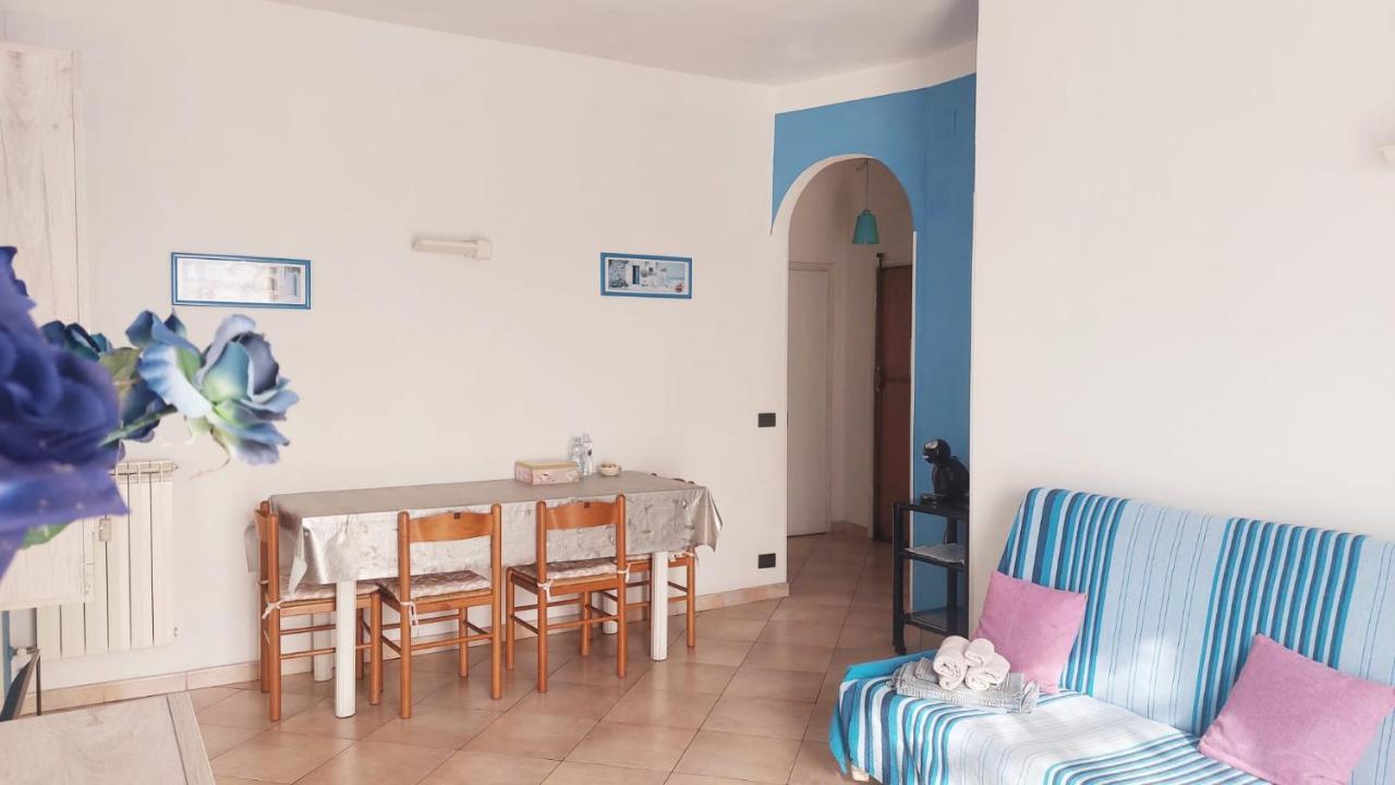 Attico Trilocale Con Solarium A Borghetto Santo Spirito Apartamento Exterior foto
