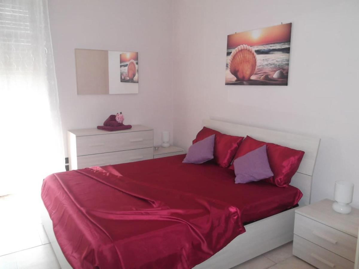 Attico Trilocale Con Solarium A Borghetto Santo Spirito Apartamento Exterior foto